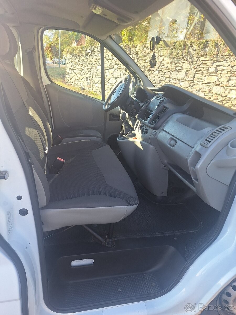 opel-vivaro-2-0-cdti-66-kw-9-mist-2013 - 6