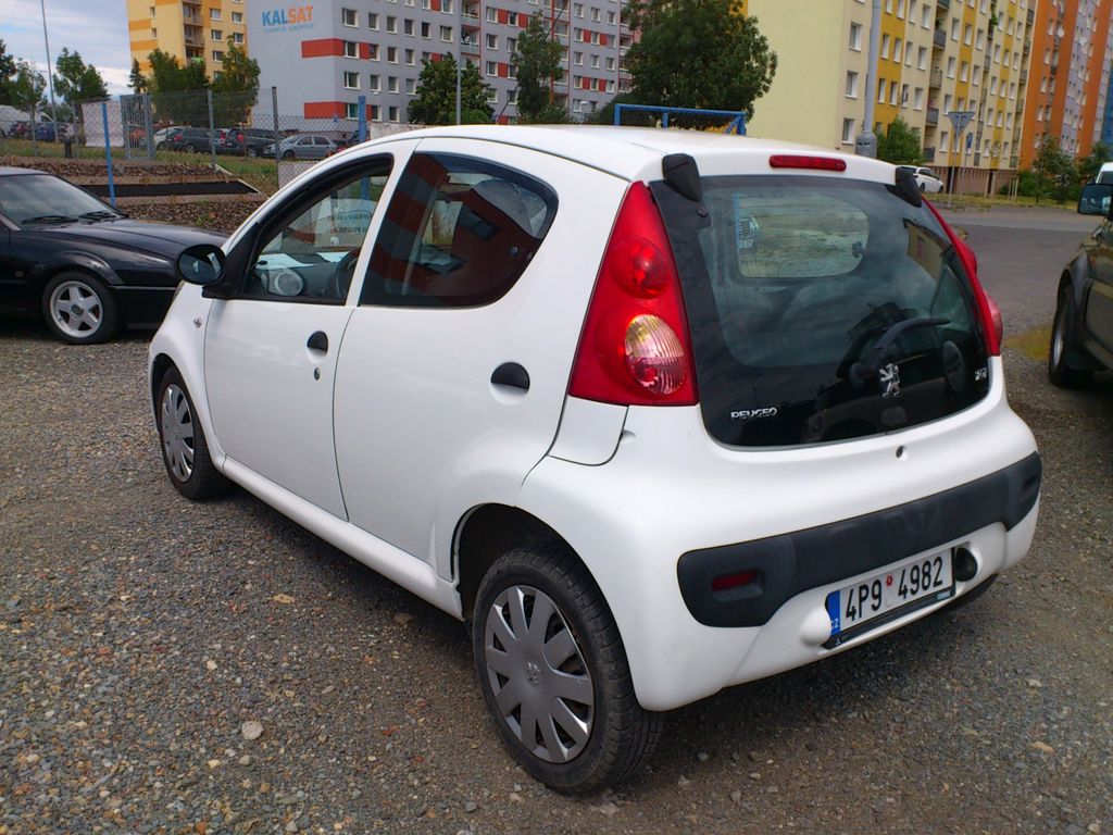 peugeot-107-junior-998-i - 7