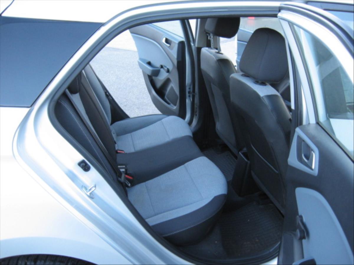 hyundai-i20-1-3-family-club - 8