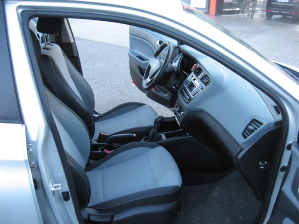 hyundai-i20-1-3-family-club - 9