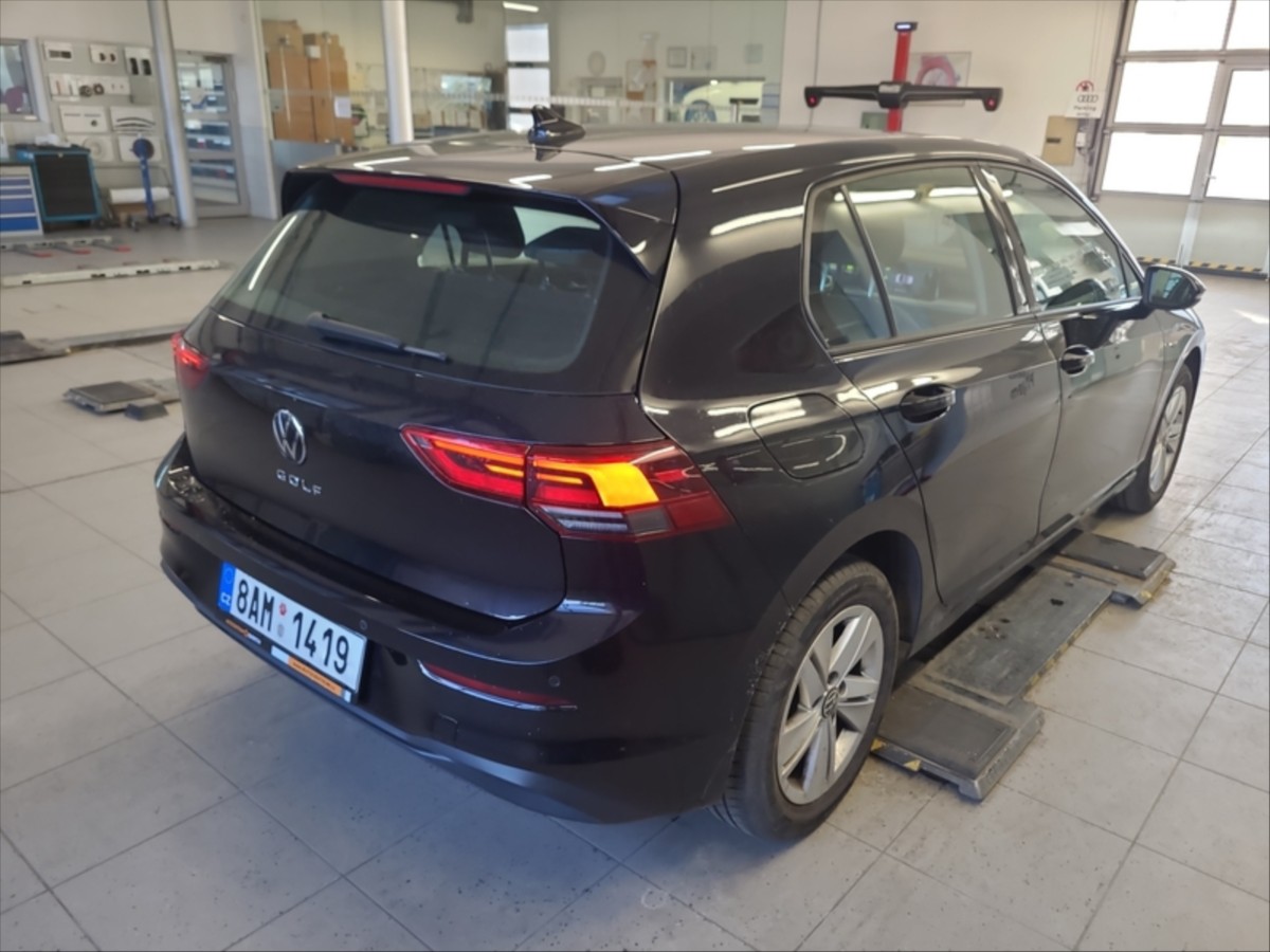 volkswagen-golf-1-0-tsi-81kw - 1