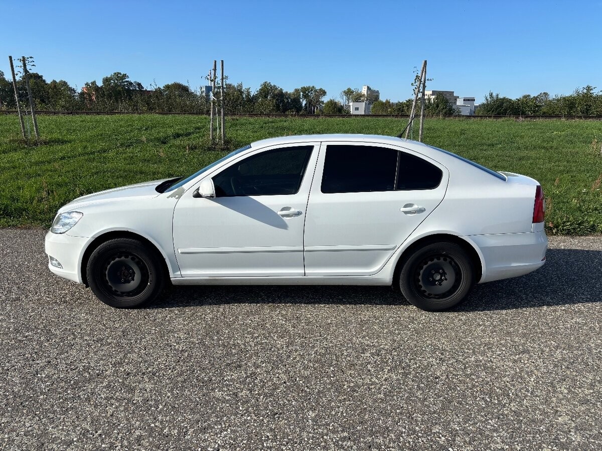 skoda-octavia-1-6-tdi-77-kw-2011-102-000-km - 1