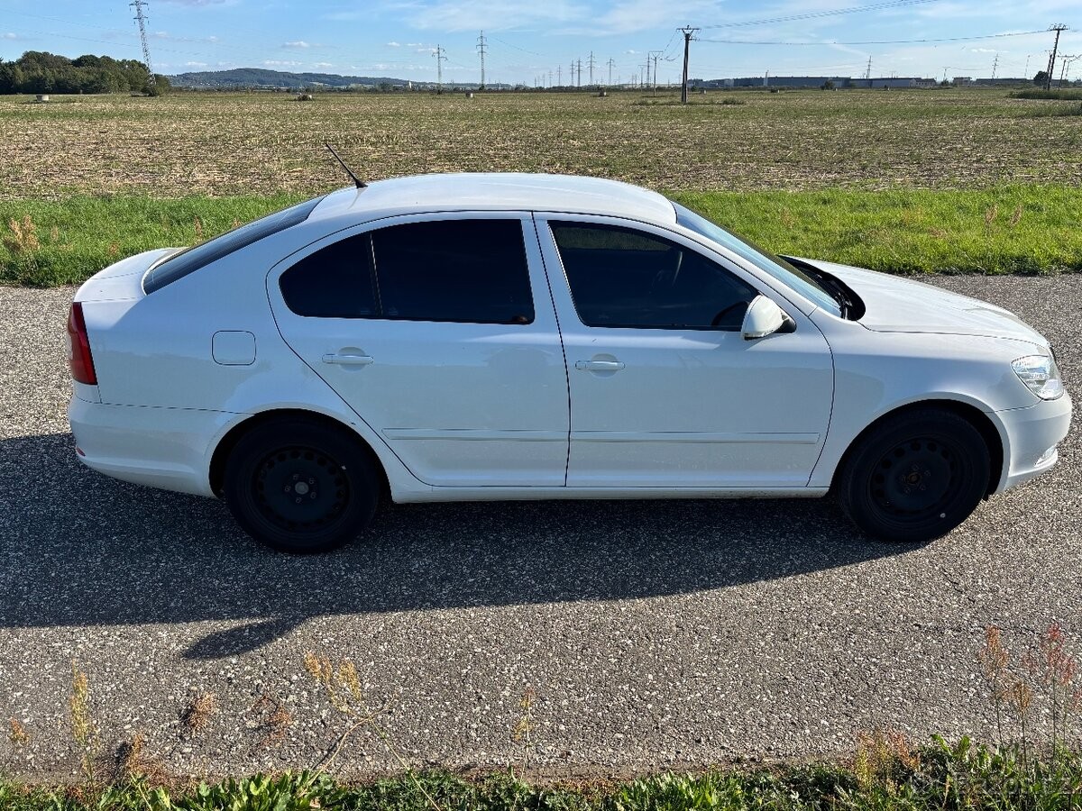 skoda-octavia-1-6-tdi-77-kw-2011-102-000-km - 7