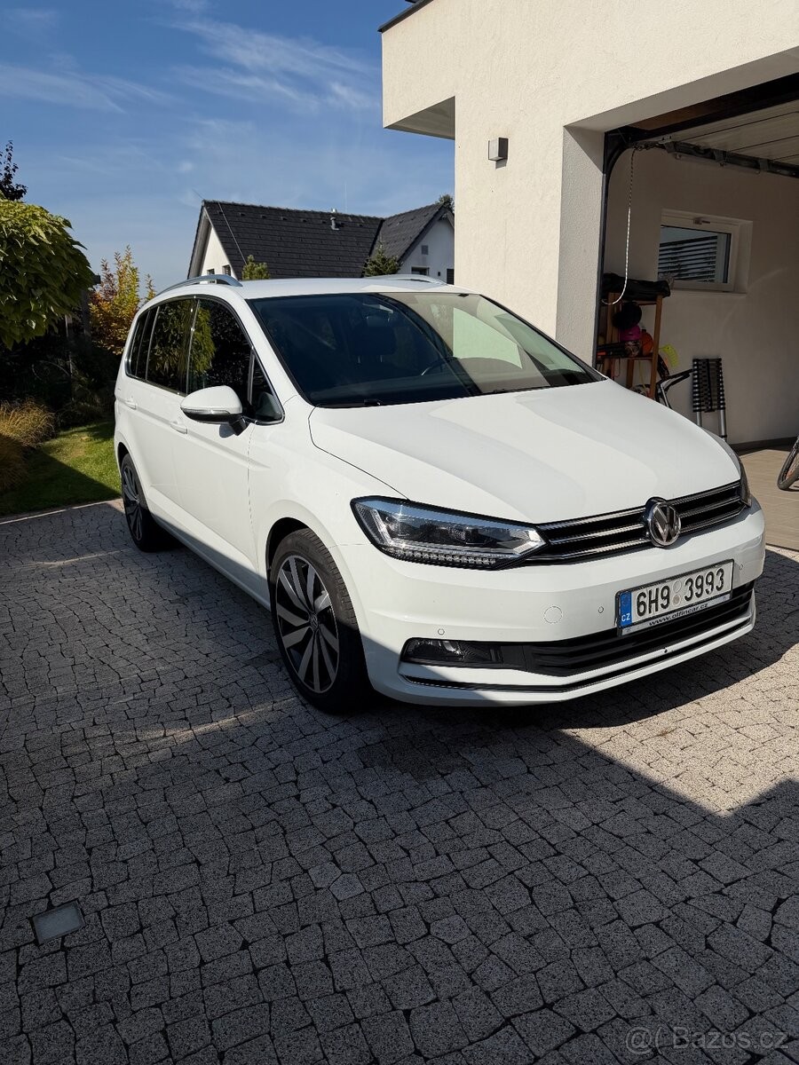 volkswagen-touran-2-0-tdi-140kw-highline - 1