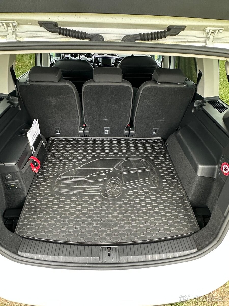 volkswagen-touran-1-4-highline-tsi-7-mist - 9