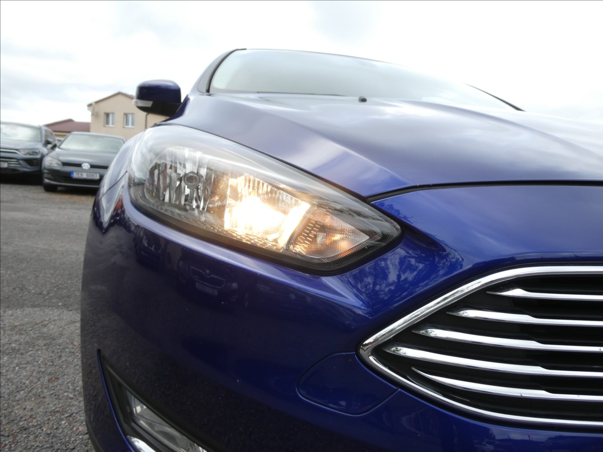 ford-focus-1-5-110kw-1-majitel-serviska - 4