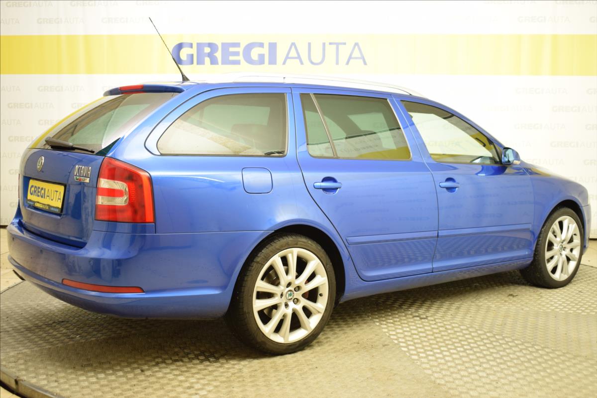 skoda-octavia-2-0-tdi-rs-1-maj-servisovano - 4