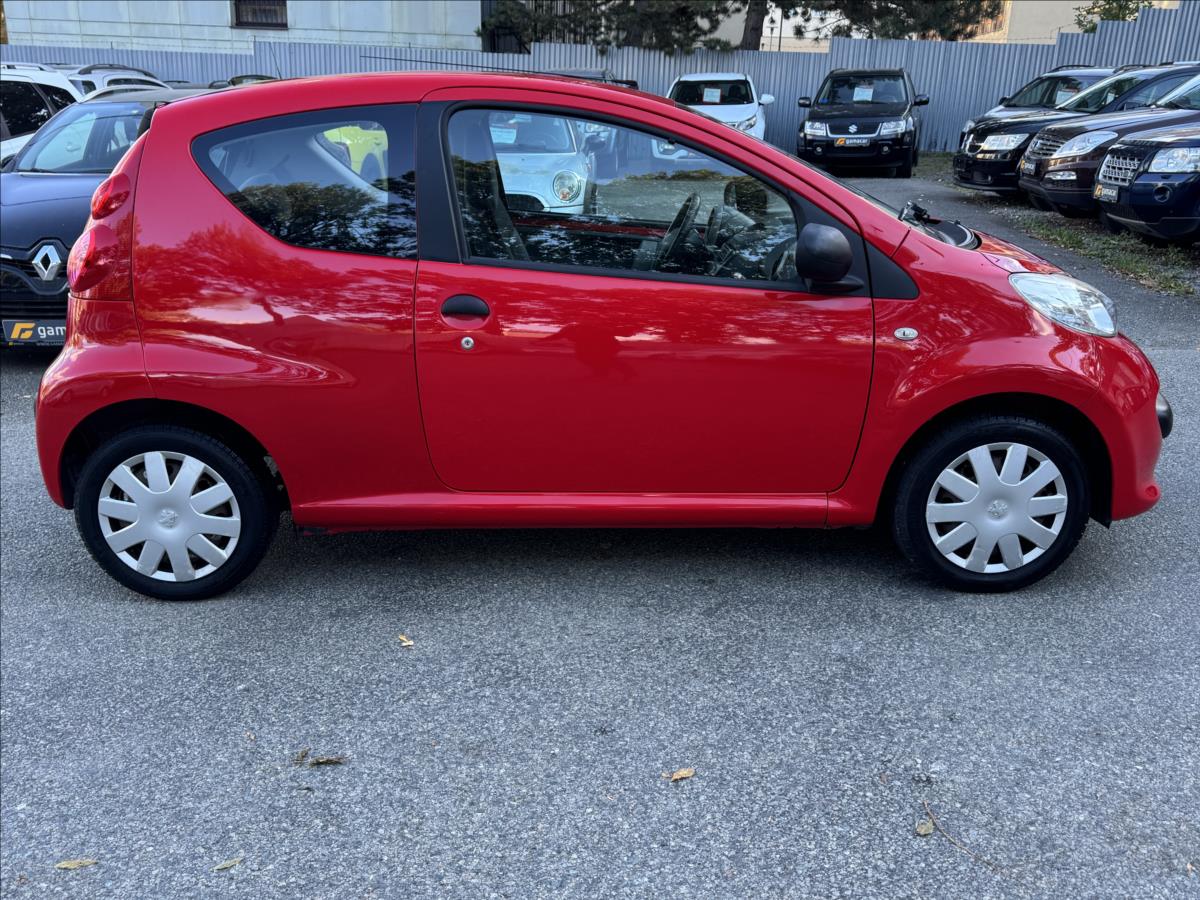 peugeot-107-1-0-1-majitel-cr-stk-28 - 3