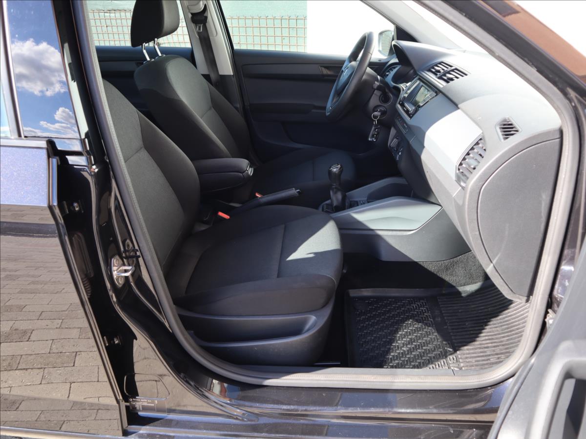skoda-fabia-1-2-tsi-66kw-parkpilot-klima - 8