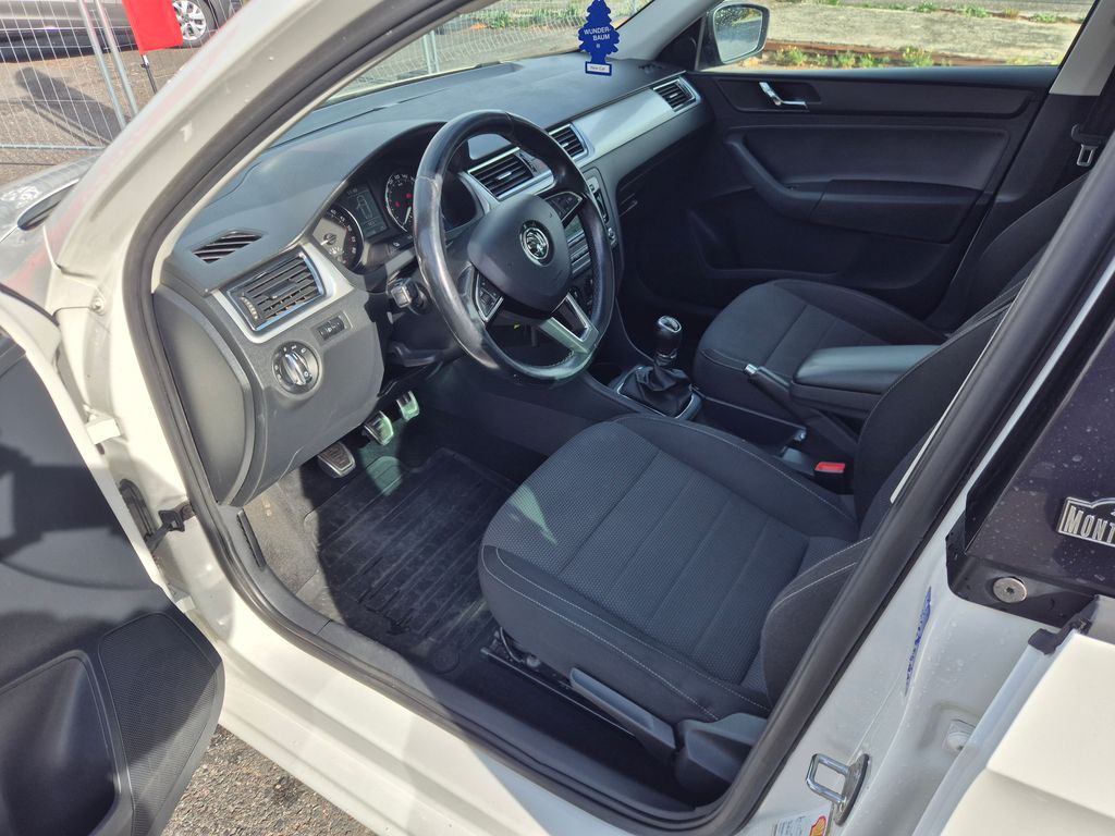 skoda-rapid-1-6tdi-77kw-elegance - 8