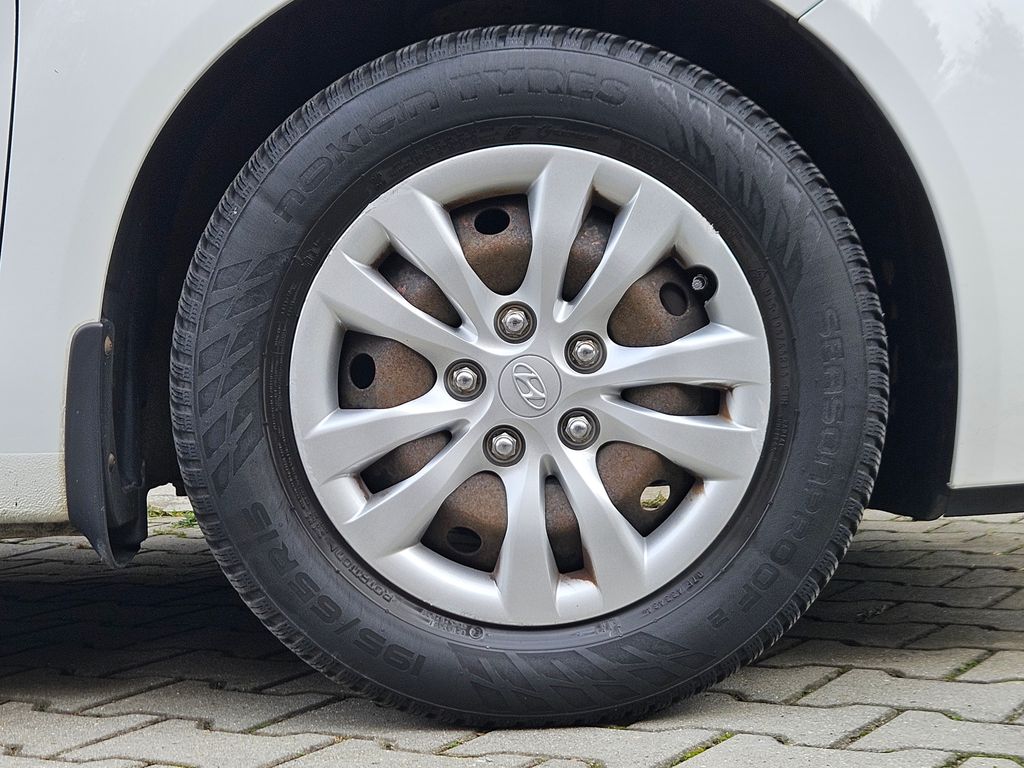 hyundai-ix20-1-4i-trikolor-essential-1-maj - 8