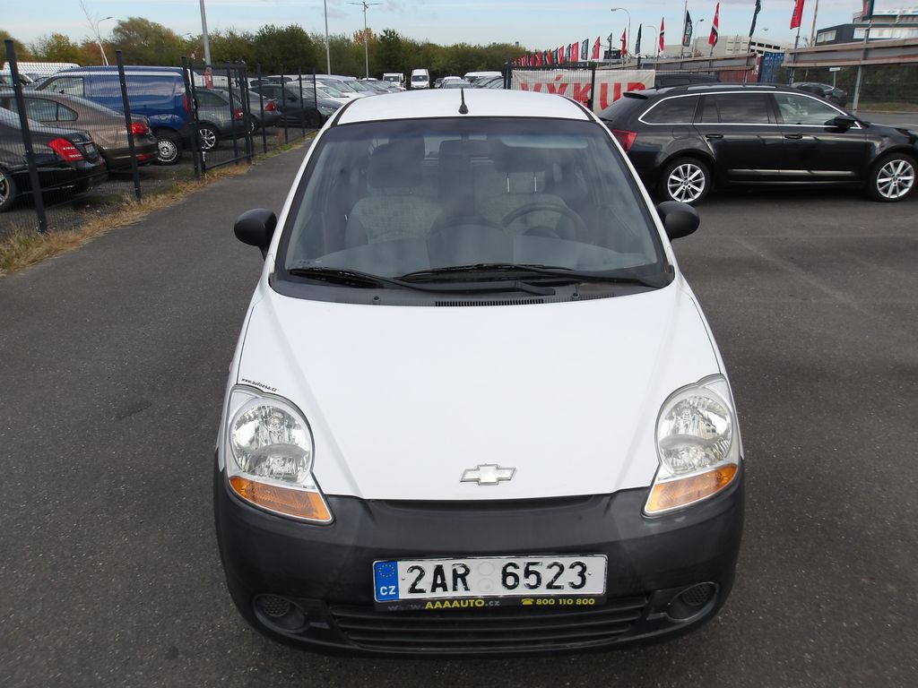 chevrolet-spark-0-8-i-387kw-najeto-46-000km-cr - 1