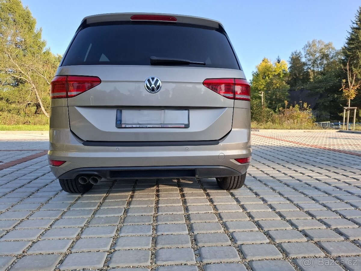 volkswagen-touran-2-0-tdi-highline-2017-acc-nav - 8