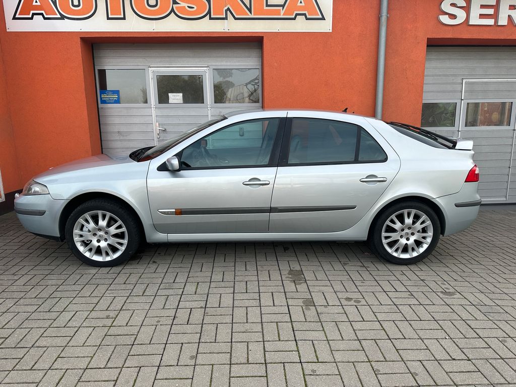 renault-laguna-3-0i-v6-152kw - 2