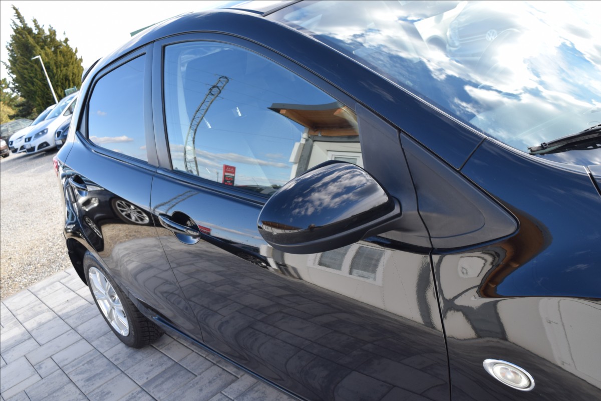 mazda-2-1-5-mzr-76kw-vyhrev-klima - 4