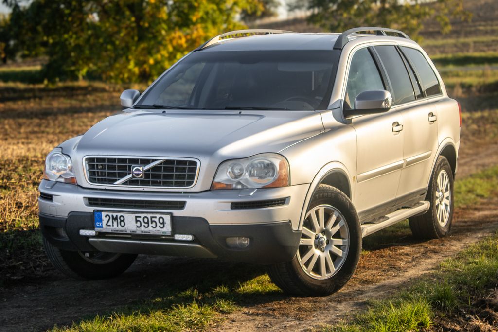 Volvo XC90 DVD, nezávislé topení, tažné.