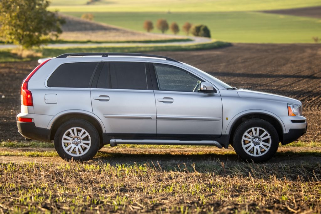 volvo-xc90-dvd-nezavisle-topeni-tazne - 3