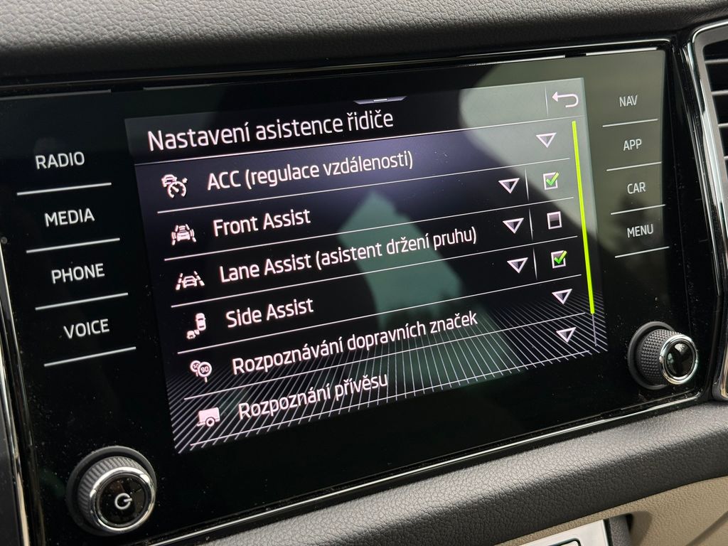 skoda-kodiaq-2-0tdi-147kw-4x4-dsg-l-k-tazne - 7