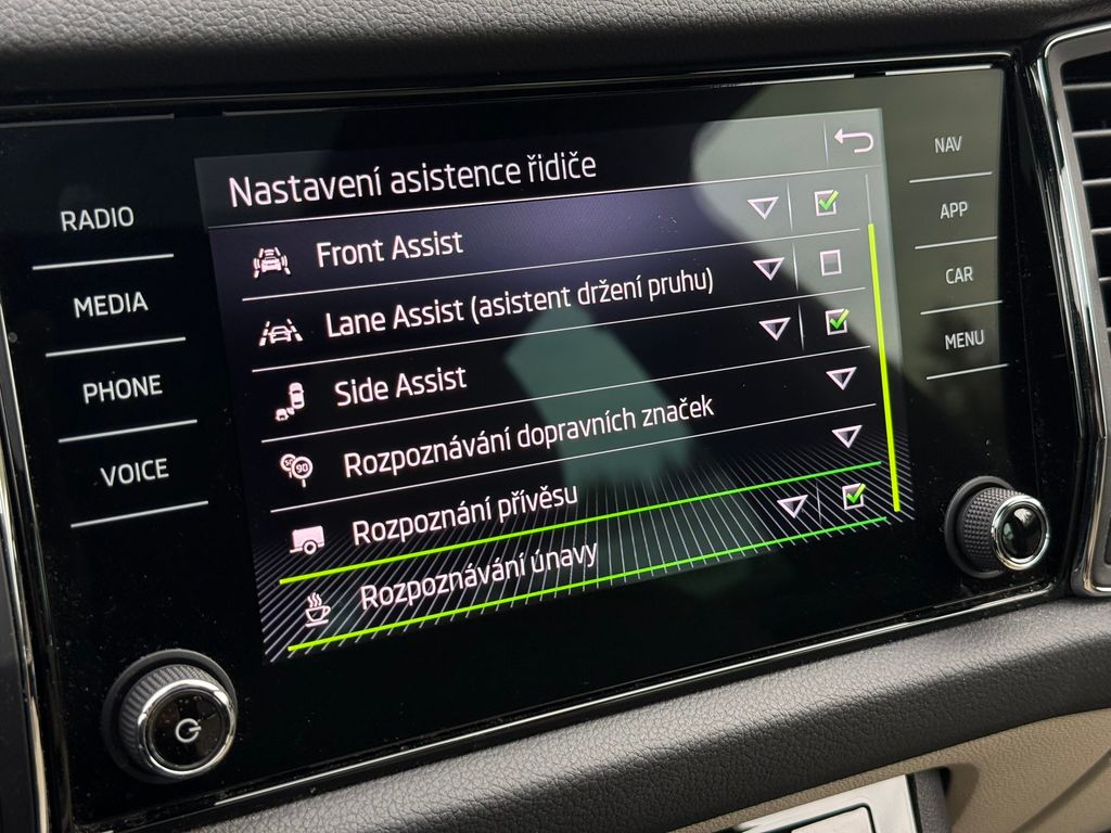 skoda-kodiaq-2-0tdi-147kw-4x4-dsg-l-k-tazne - 8