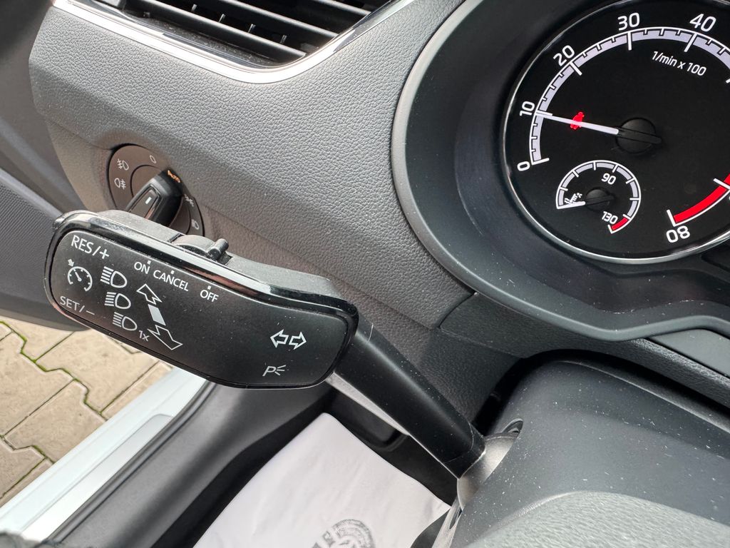 skoda-octavia-combi-1-5-tsi-ambition-clever - 8