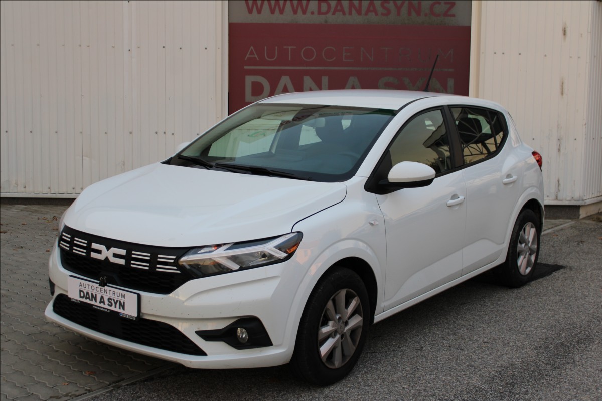 Dacia Sandero 1,0 TCe 67 1. maj. CZ 7800km