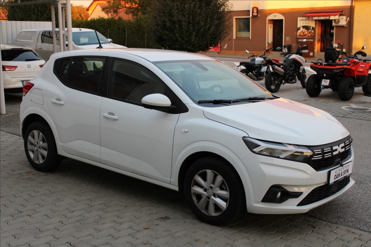 dacia-sandero-1-0-tce-67-1-maj-cz-7800km - 1