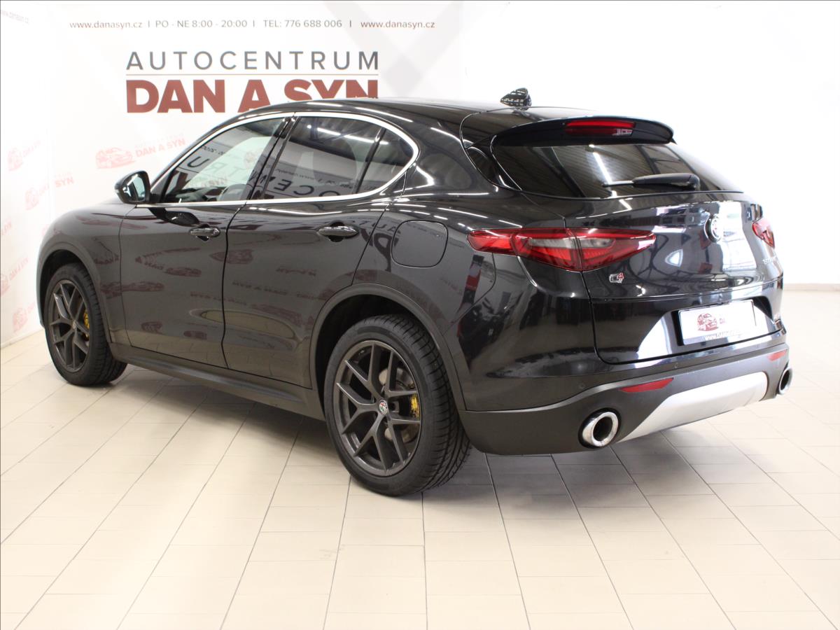 alfa-romeo-stelvio-2-0-tbi-280k-q4-kuze-led - 5