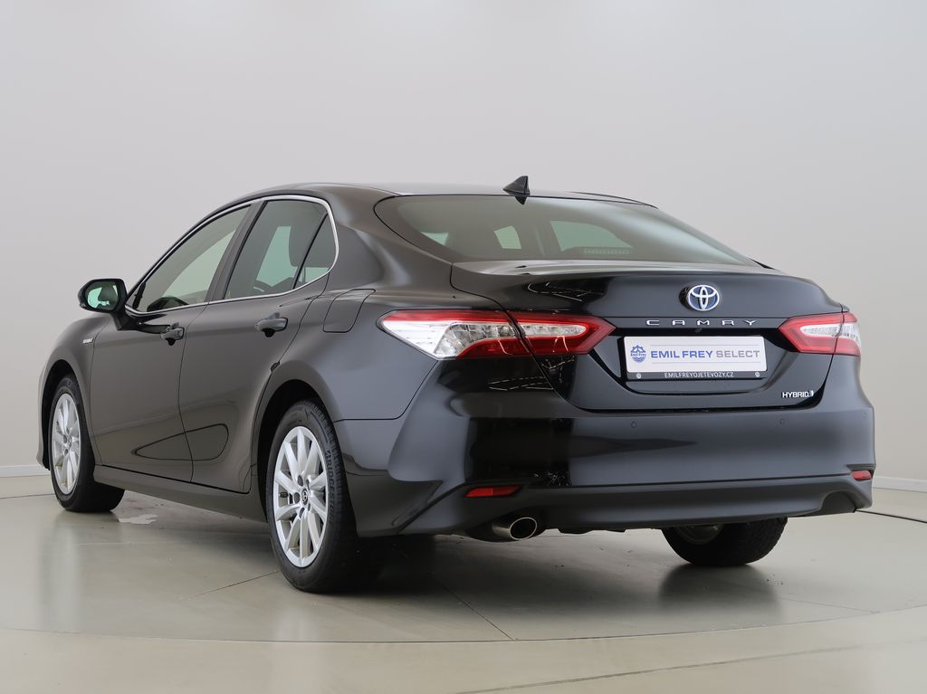 toyota-camry-2-5-hybrid-navigace-kamera - 6