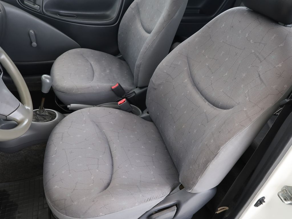toyota-yaris-1-0-50kw-manual - 8
