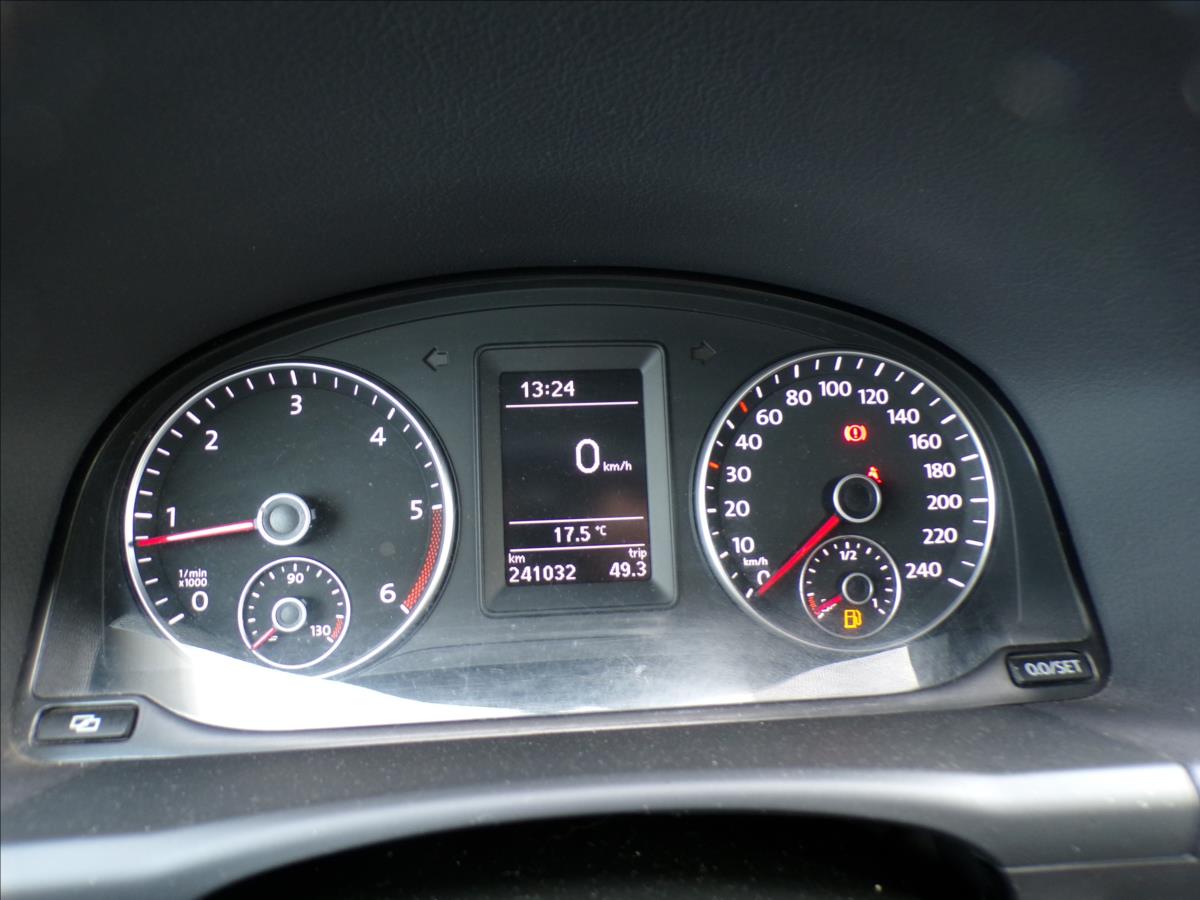 volkswagen-touran-2-0-tdi-digi-klima - 7