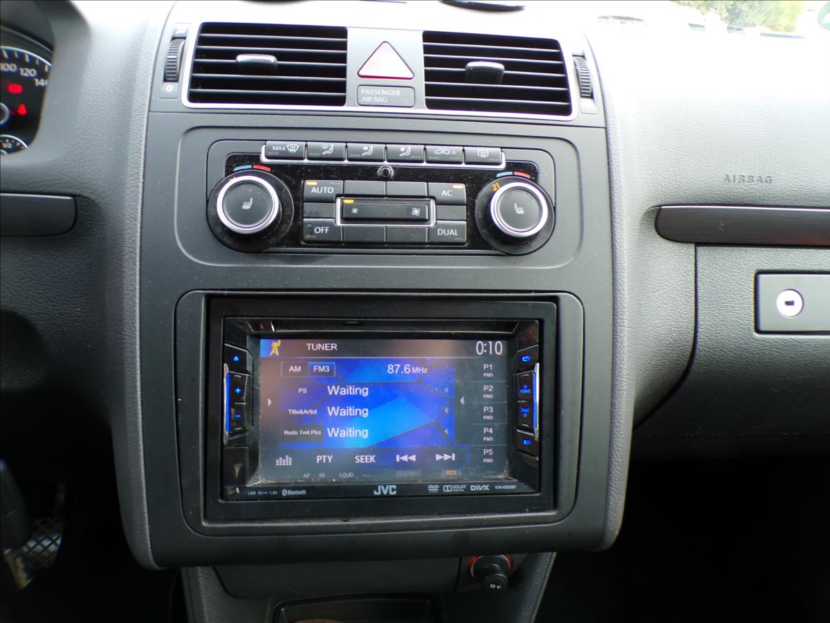 volkswagen-touran-2-0-tdi-digi-klima - 8