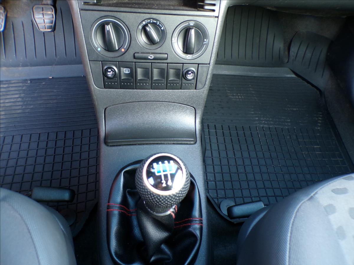 volkswagen-lupo-1-4-i-posilovac-rizeni - 8