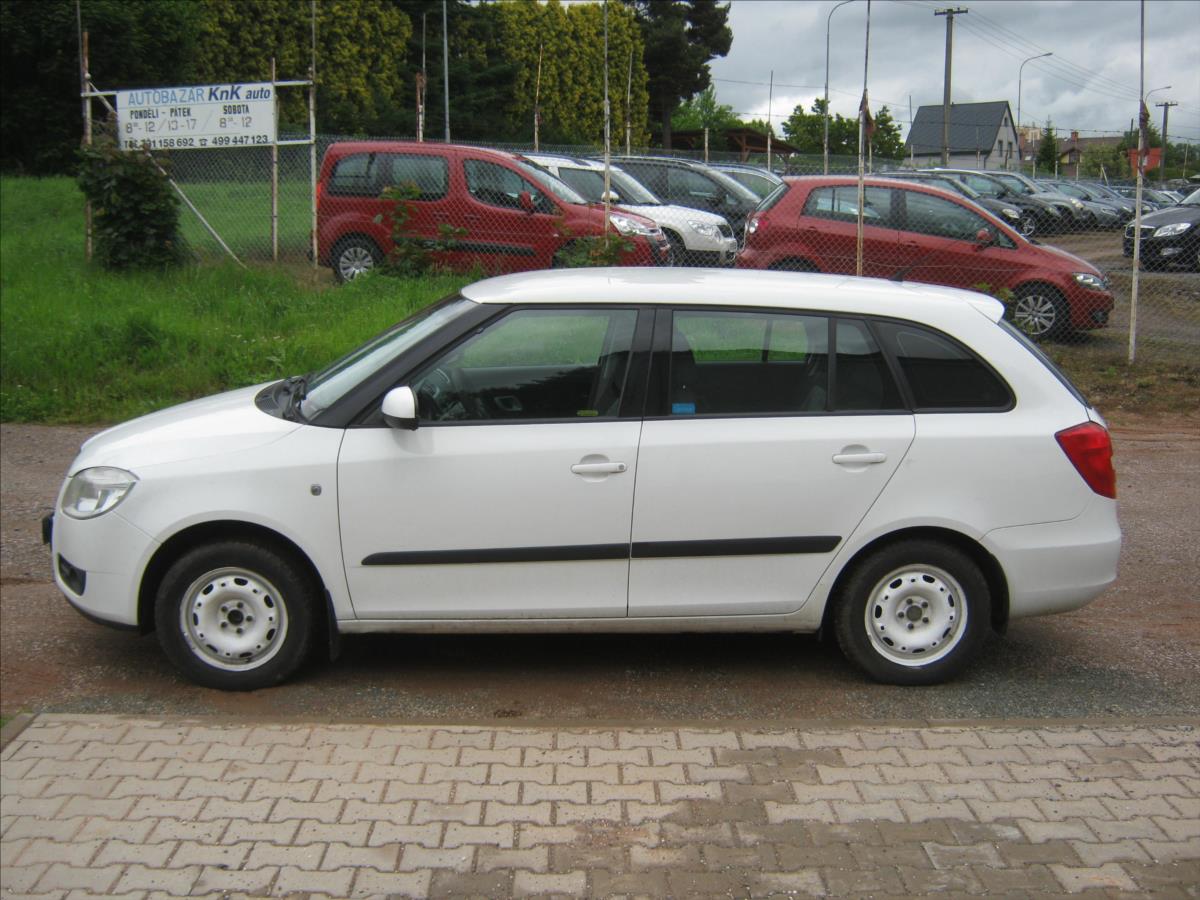 skoda-fabia-1-2-combi - 2
