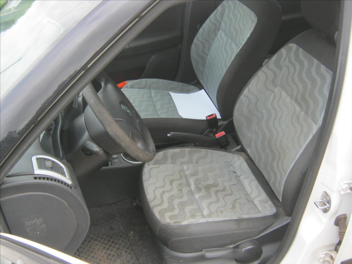 skoda-fabia-1-2-combi - 9