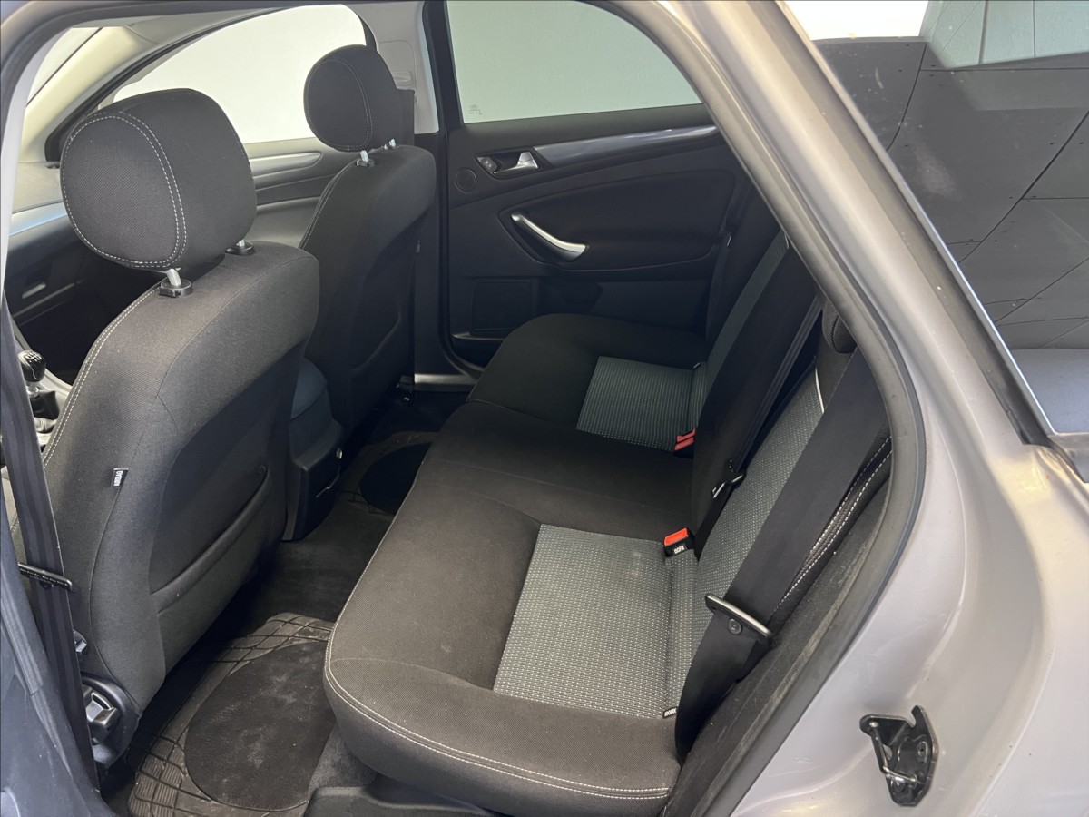 ford-mondeo-1-6-tdci - 9