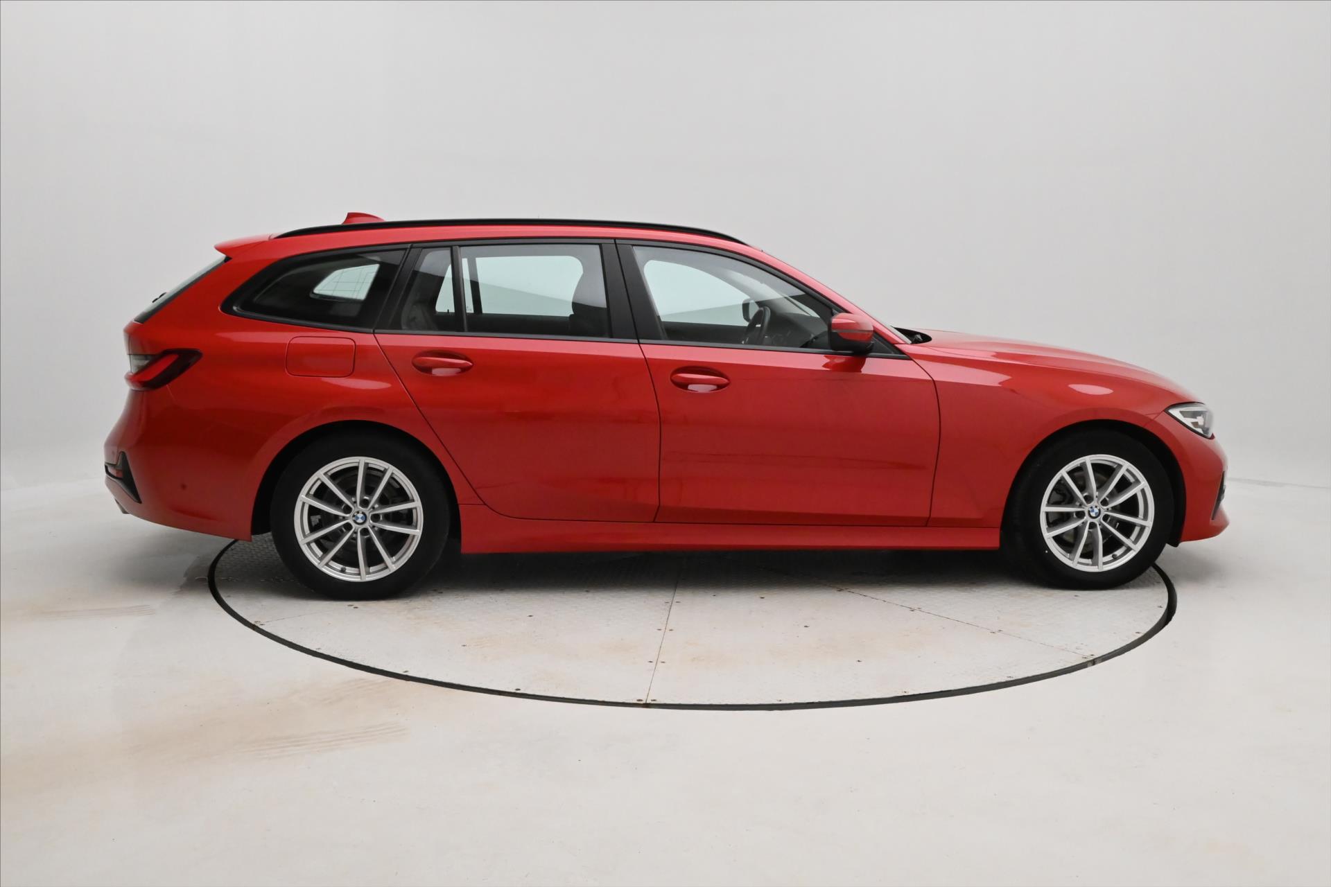 bmw-rada-3-2-0-320d-140-kw-steptronic-zaruka-a-5-let - 3