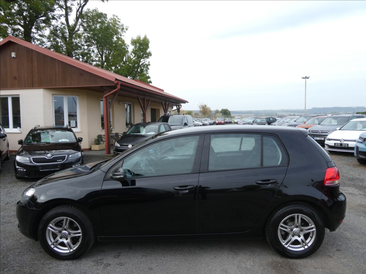 volkswagen-golf-1-6-tdi-77kw-serviska-zaves - 5