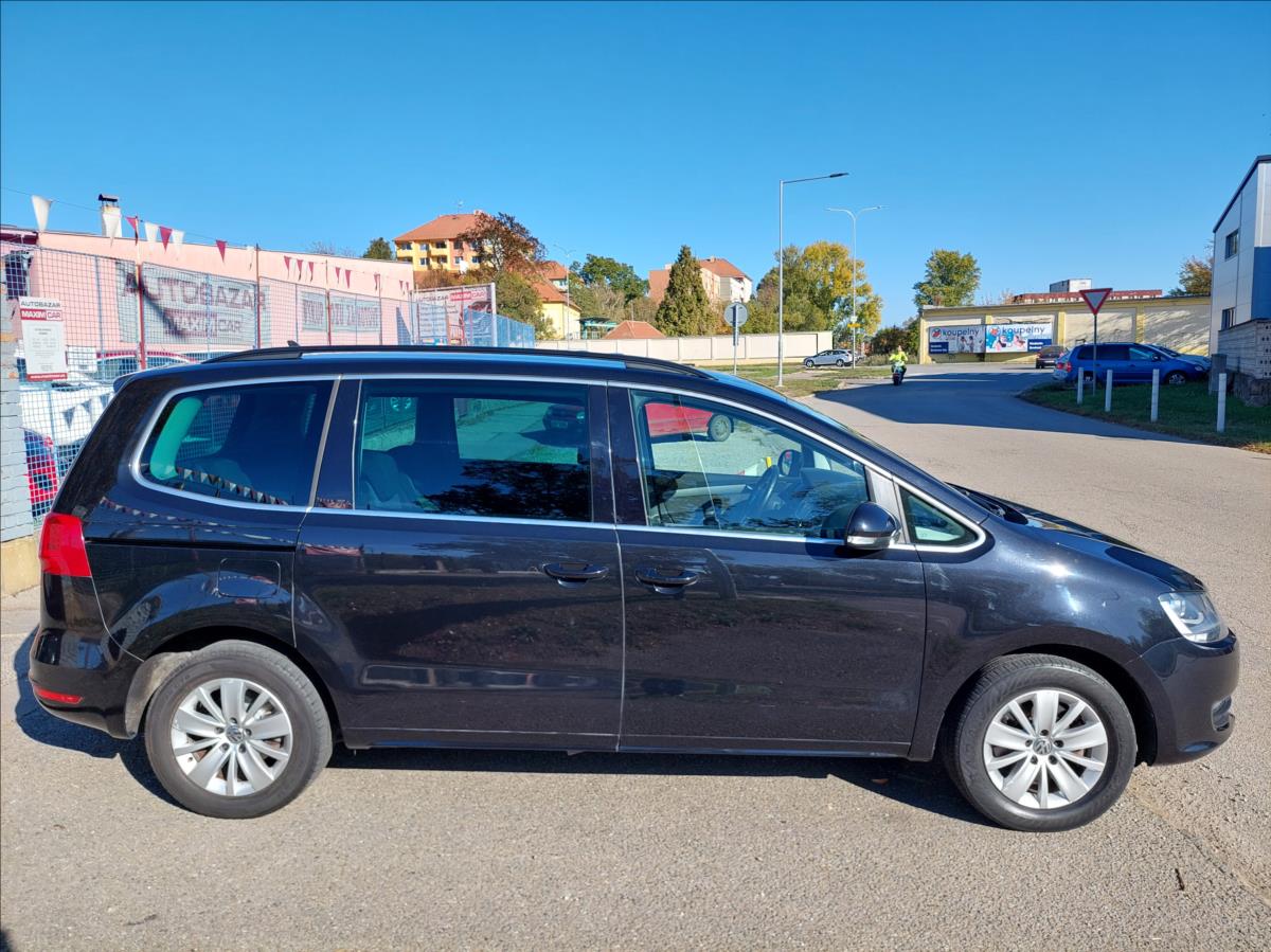 volkswagen-sharan-2-0-tdi-7-mistne-bez-koroze - 3