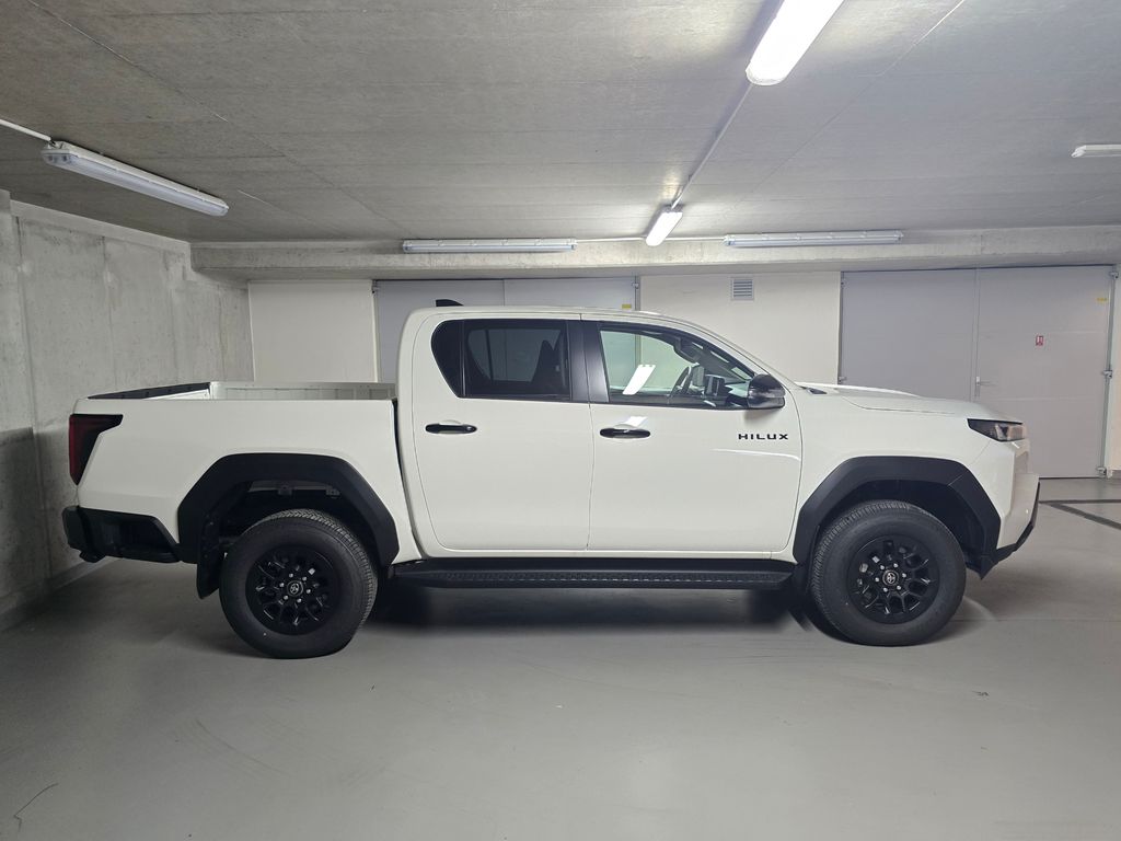 toyota-hilux-2-8-d-at-double-cab-active-4-4 - 3