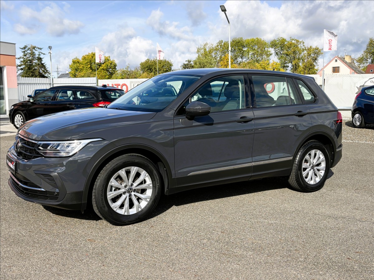 volkswagen-tiguan-1-5-tsi-zanovni-vuz-1-maj-dph-led - 9