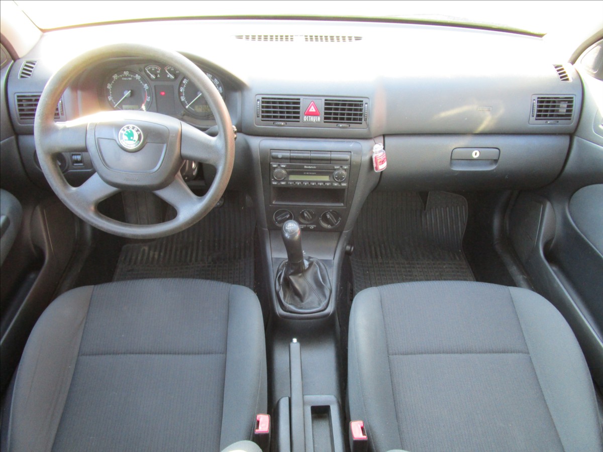 skoda-octavia-1-6mpi-75kw-tour-klima-2-maj - 6