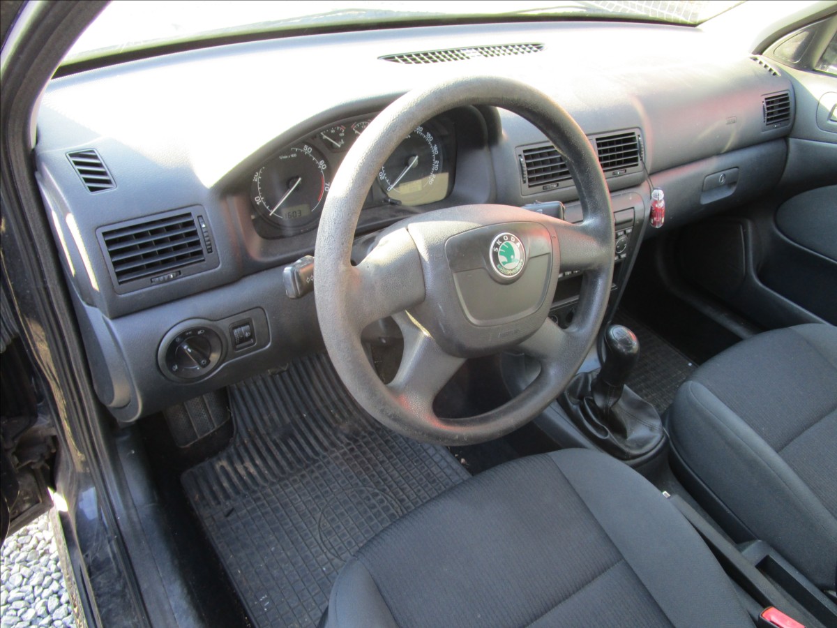 skoda-octavia-1-6mpi-75kw-tour-klima-2-maj - 9