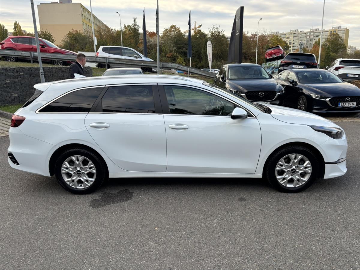 kia-ceed-1-5-tgdi-118kw-top-zaruka-navi - 5