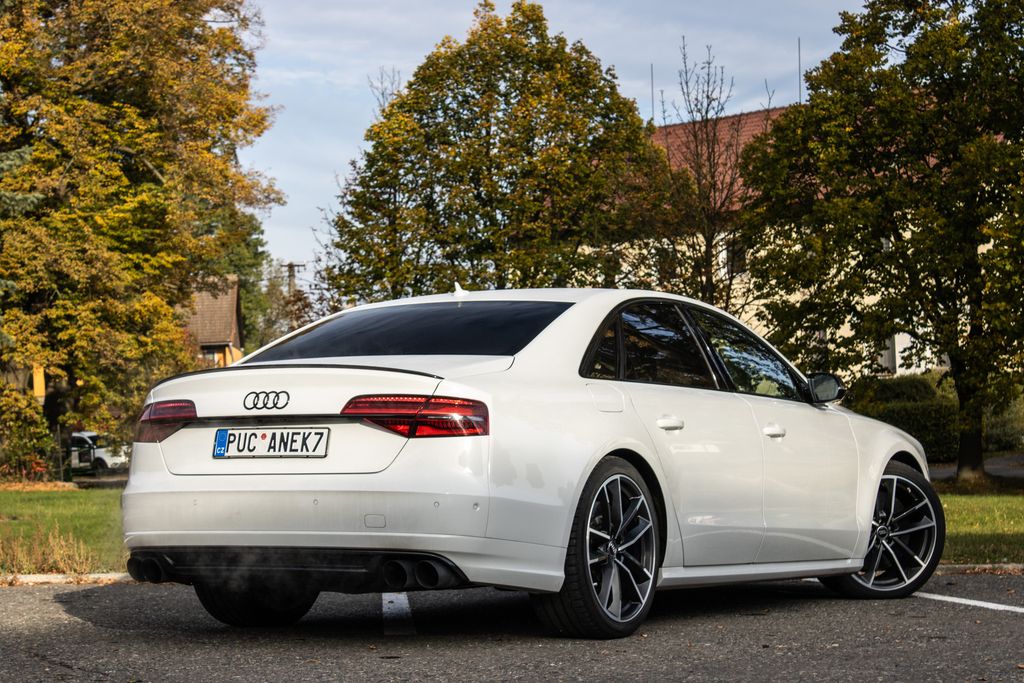 audi-s8 - 4
