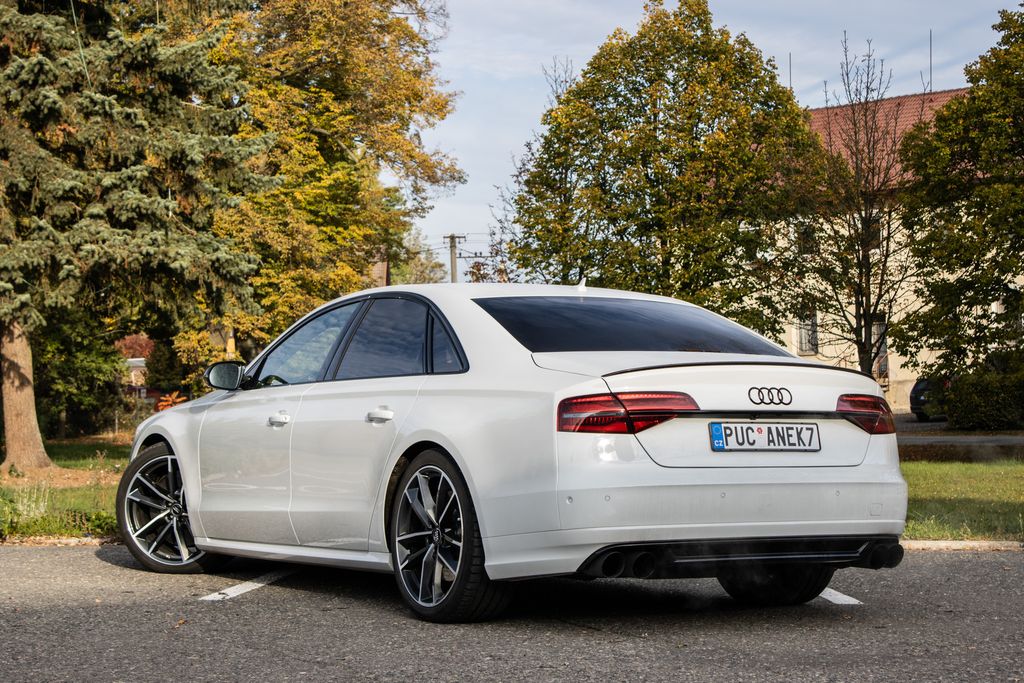 audi-s8 - 6