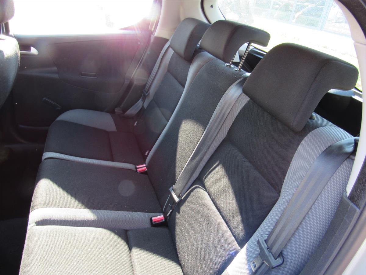 peugeot-207-1-4-i-70kw - 9