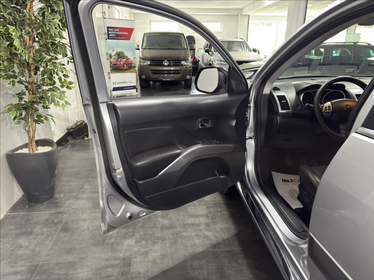 citroen-c-crosser-2-2-hdi-awd-exclusive-xenon - 5
