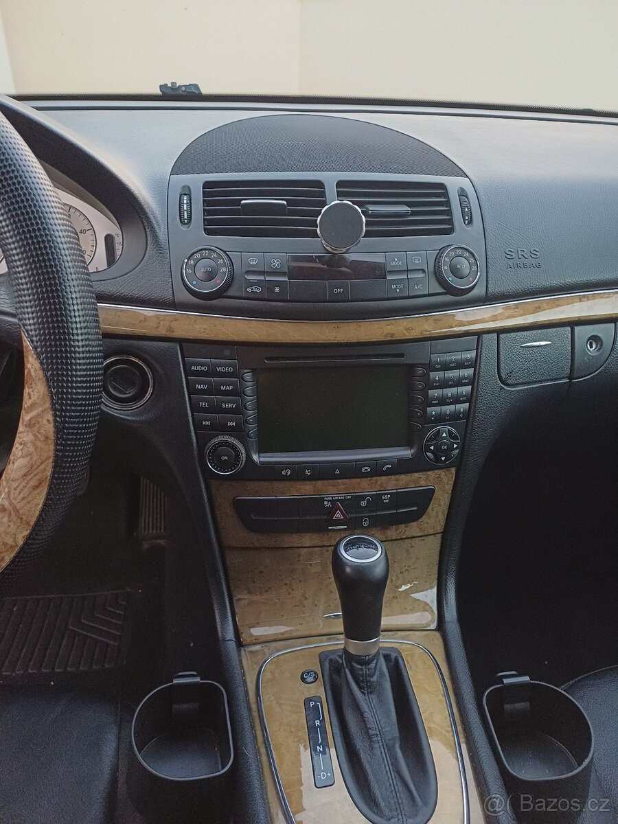mercedes-benz-tridy-e-2-2-220-cdi-automat-2007 - 6