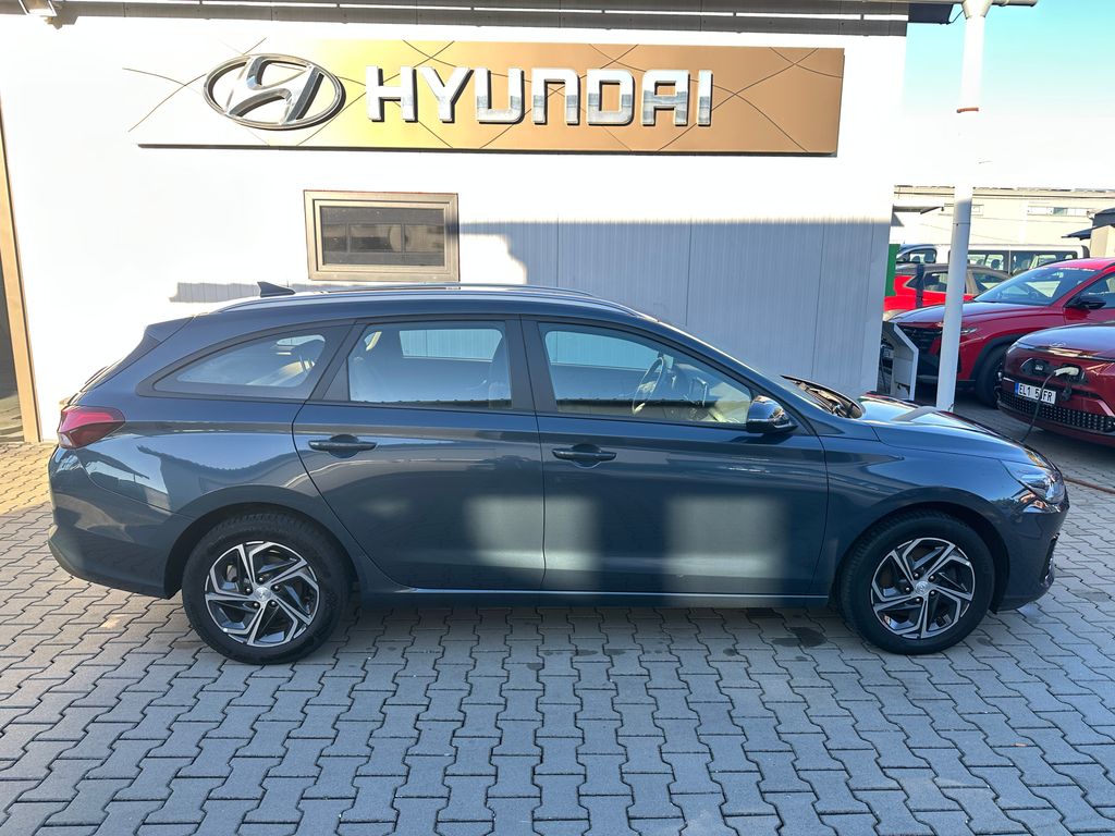 hyundai-i30-1-5i-81-kw-family - 3