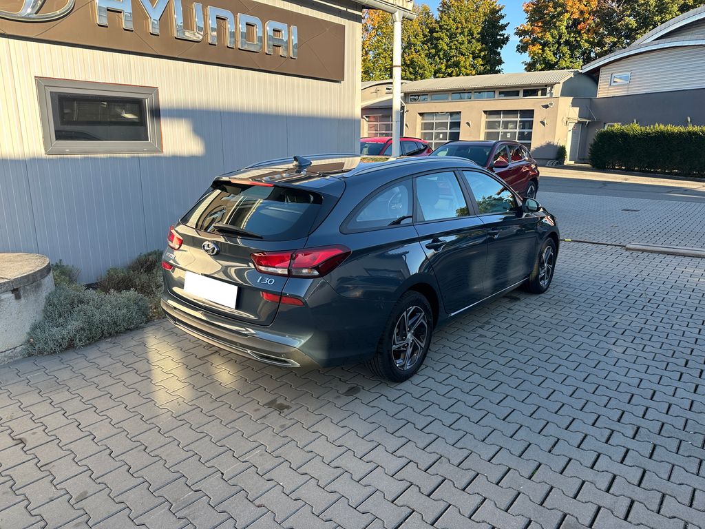 hyundai-i30-1-5i-81-kw-family - 4